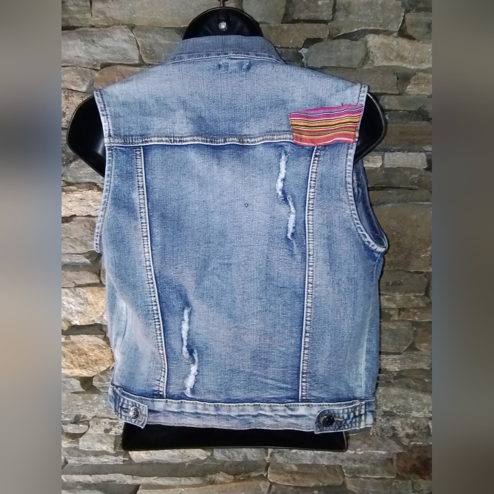 Chiqle bedazzled Retro Denim vest, jean vest size medium - Picture 2 of 7